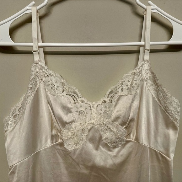 Vintage Vassarette Cream Lace Trim Chemise 34F - Picture 3 of 5